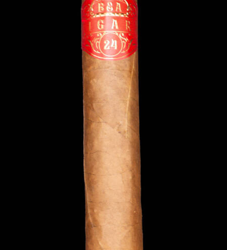 B&A Bougie Toro Habano 6x52 cigar with Ecuadorian Habano wrapper, showcasing bold spice, roasted nuts, and espresso flavors